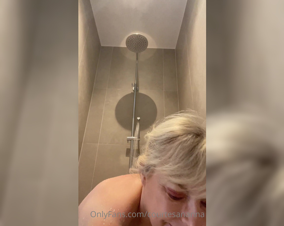 Courtesan Annabel aka Courtesananna OnlyFans - Shower time and chat time … soapy tits and ass !