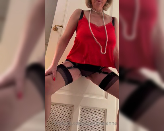 Courtesan Annabel aka Courtesananna OnlyFans - Afternoon tease  satin camisole and a helping hand