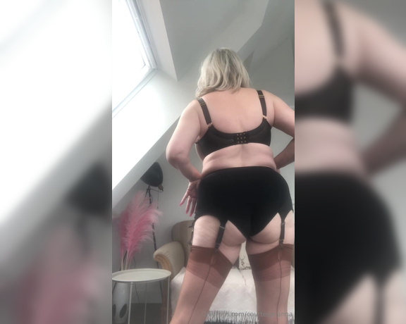 Courtesan Annabel aka Courtesananna OnlyFans - Oh my bottoms up and it’s only Tuesday Curvaceous panty clad arse day