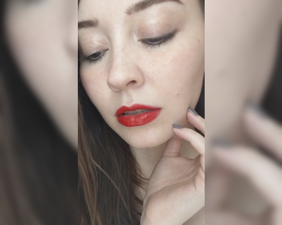 Natalia Grey aka Nataliagrey OnlyFans - My new lipsticks name is Love Bite