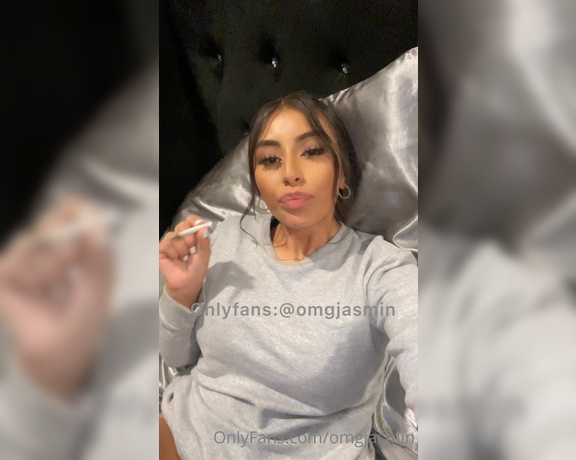 Princess Jasmin aka Omgjasmin OnlyFans - Smoking chillen with my pussy out