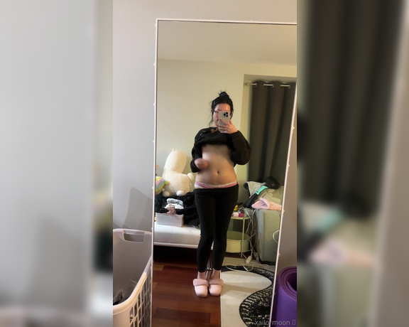 Xailor aka Xailormoon OnlyFans - (108) I took this video while the taskrabbit guy I hired was building my furniture in the other roo