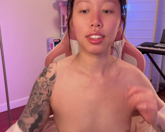 Xailor aka Xailormoon OnlyFans - (840) After shower ASMR personal attention, kissing you, and putting lotion on my sensitive nipple