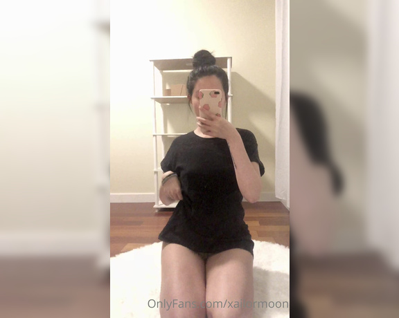 Xailor aka Xailormoon OnlyFans - Henlo, I’m just bored, dancing in my jammies, will you join me teehee