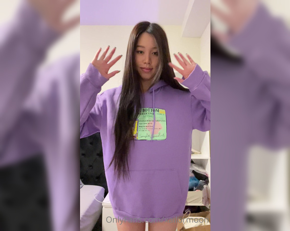 Xailor aka Xailormoon OnlyFans - I fell asleep in my spongeboob hoodie, with my granny panties on, and woke up like this!