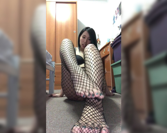 Xailor aka Xailormoon OnlyFans - (Part 2) a surprise for you all!! The fishnets rubbing on my pussy was so arousing I’m still