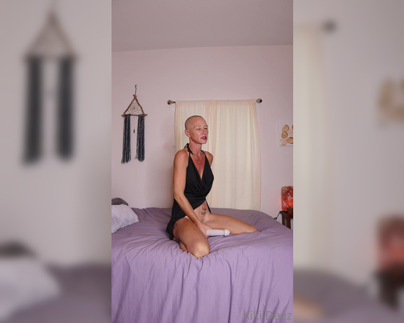 Kiki Deez aka Kikideez OnlyFans - Loud Body Shaking Orgasms This had me screaming out