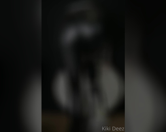 Kiki Deez aka Kikideez OnlyFans - 5 Leg Shakers Im wearing black leather like leggings and a sexy lingerie top I show off my sexy