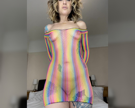 Sasha Bull aka Sashabull78 OnlyFans - Does my dress look