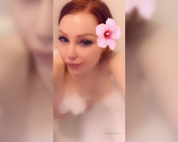 Ginger Phoenix aka Gingerphoenix OnlyFans - Singing Christmas carols naked in a bubble bath on my snap today want to join me If you like Wet