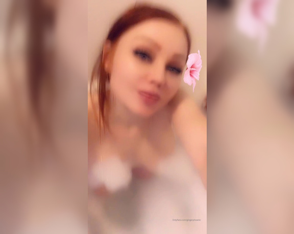 Ginger Phoenix aka Gingerphoenix OnlyFans - Singing Christmas carols naked in a bubble bath on my snap today want to join me If you like Wet
