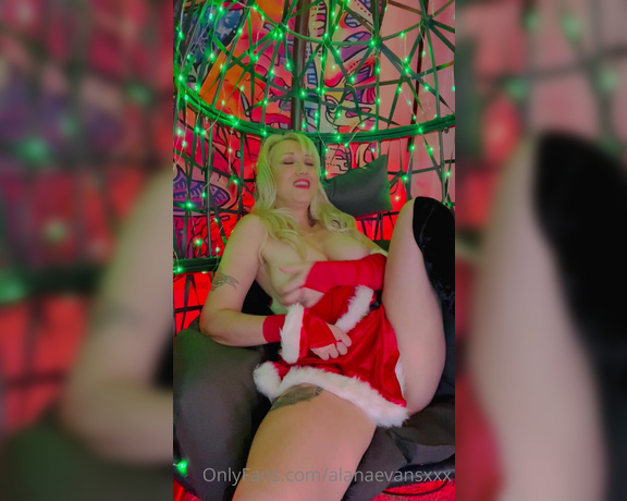 Alana Evans aka Alanaevansxxx OnlyFans - Merry Christmas from Santa’s little slut