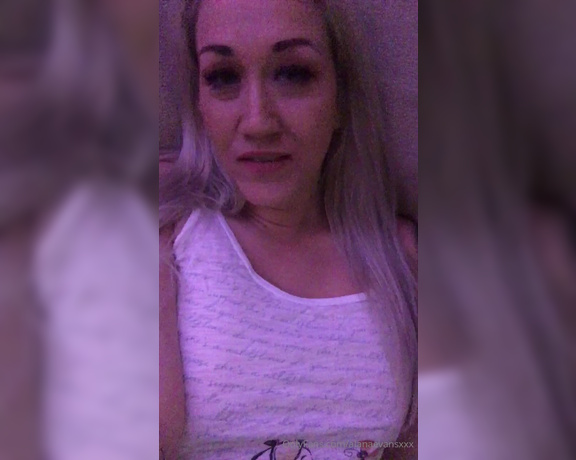 Alana Evans aka Alanaevansxxx OnlyFans - Bed time kisses