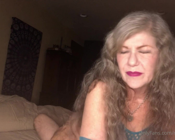 MaXXXimumMilf aka Maxxximummilf OnlyFans - Happy Friday, baby! I made you a video about my first sex club visit but I left out the part about