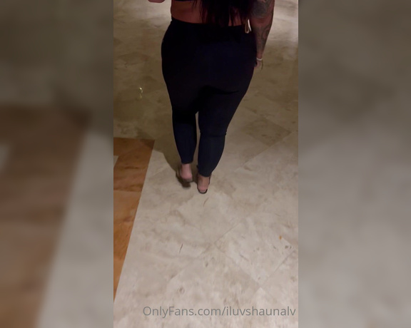 Shauna aka Iluvshaunalv OnlyFans - I know you love the sound of my heel when it smacks bottom of my flip flops