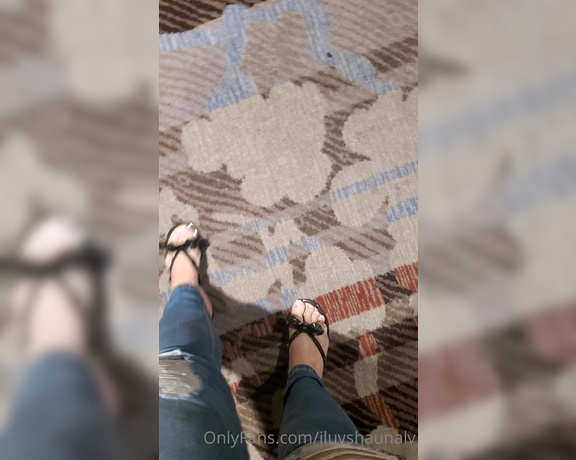 Shauna aka Iluvshaunalv OnlyFans - I know you like the sound my flip flops make when the smack the bottom of my foot