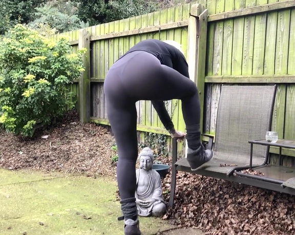 Daniella English aka Daniellaenglish OnlyFans - VIDEO my ass in semi sheer Lycra leggings out in the garden