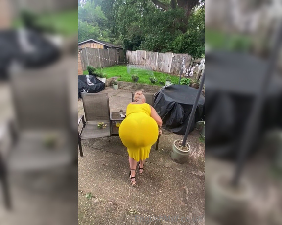 Daniella English aka Daniellaenglish OnlyFans - VIDEO showing off my curves in tight sexy dress in the garden