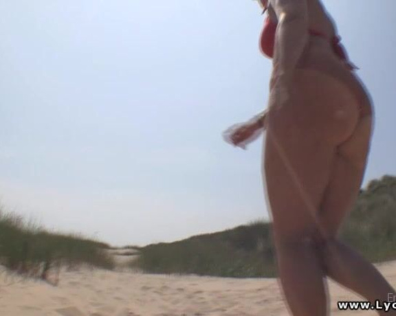 Daniella English aka Daniellaenglish OnlyFans - VIDEO lycra booty shorts at the beach big ass, booty, outdoors, milf