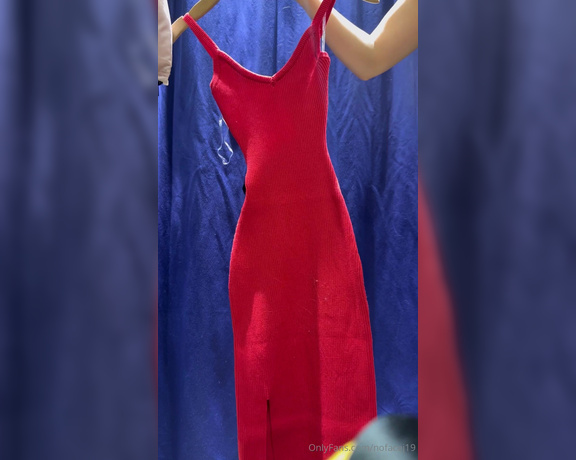 No Face J aka Nofacej19 OnlyFans - Valentine’s try on part 6 A classic red dress