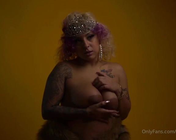 Spanish Barbie aka Spanishxbarbiie OnlyFans - Behind the scenes video for you guys Art is beautiful ain’t