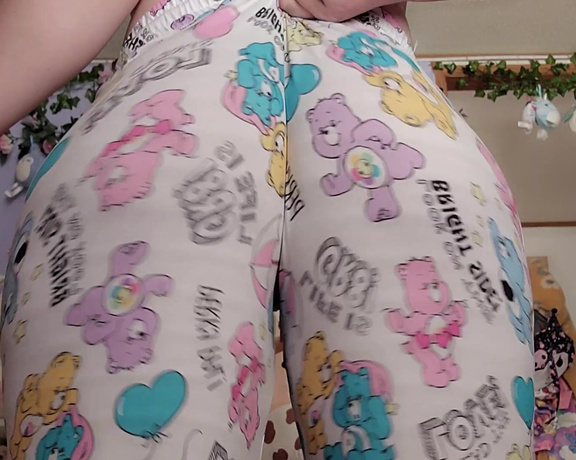 Princess aka Princessbabybratx OnlyFans - Booty in these legging pjs 3 2