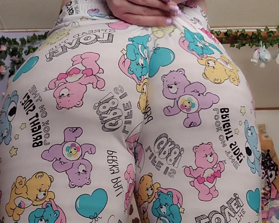 Princess aka Princessbabybratx OnlyFans - Booty in these legging pjs 3 2