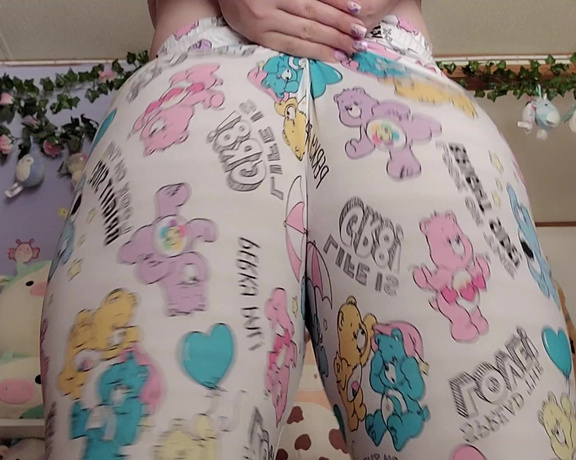 Princess aka Princessbabybratx OnlyFans - Booty in these legging pjs 3 2