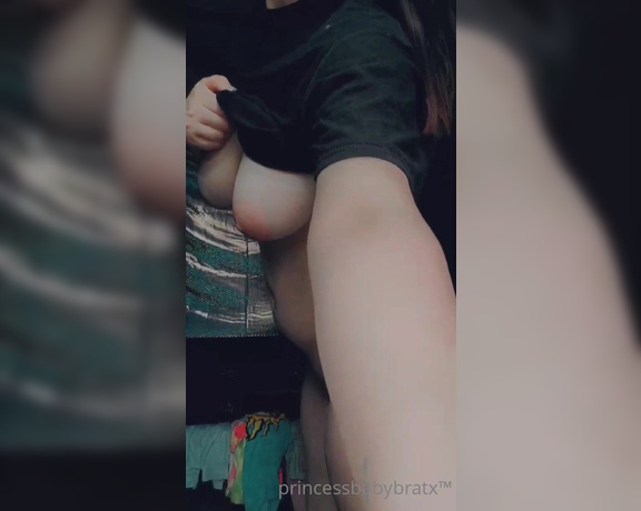Princess aka Princessbabybratx OnlyFans - Dont mind my tampon Trying to feel cute over here