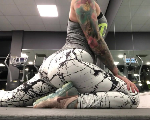 Ava Austen aka Ava_austen OnlyFans - EXCLUSIVE gym video! Lots of ass, cleavage & stretching