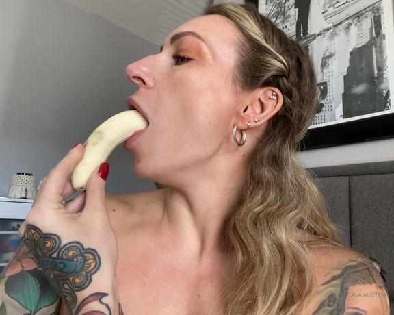 Ava Austen aka Ava_austen OnlyFans - Deepthroating a Whole Banana