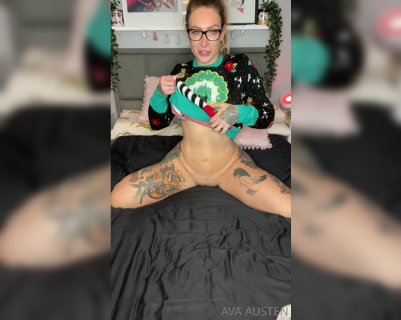 Ava Austen aka Ava_austen OnlyFans - MERRY CHRISTMAS TWERK FOR YOU!!!