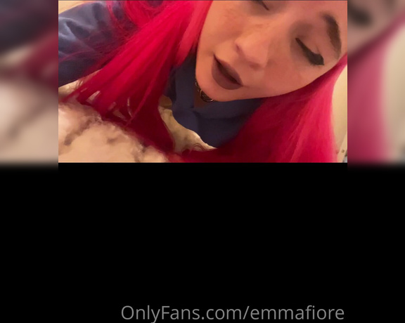 Emma Fiore aka Emmafiore OnlyFans - Me and who    Yo y quien mas