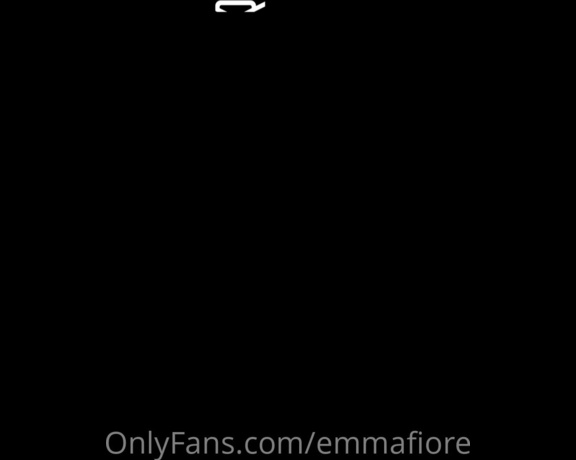 Emma Fiore aka Emmafiore OnlyFans - Pussy umboxing 1