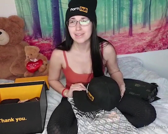 Alex Coal aka Alexxxcoal OnlyFans - A lot of you were wondering what was in the PornHub box, so here it is! You guys get to see it fir 1