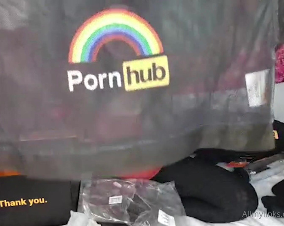 Alex Coal aka Alexxxcoal OnlyFans - A lot of you were wondering what was in the PornHub box, so here it is! You guys get to see it fir 1