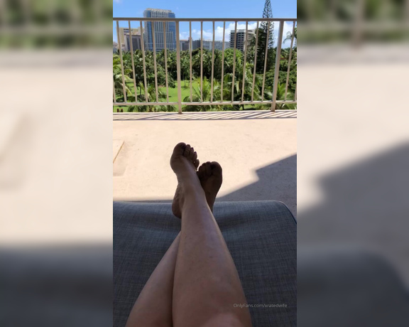 Carol Foxxx aka Xratedwife OnlyFans - Video My pretty toes in the sun