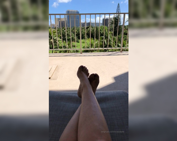 Carol Foxxx aka Xratedwife OnlyFans - Video My pretty toes in the sun