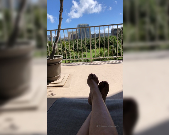 Carol Foxxx aka Xratedwife OnlyFans - Video My pretty toes in the sun