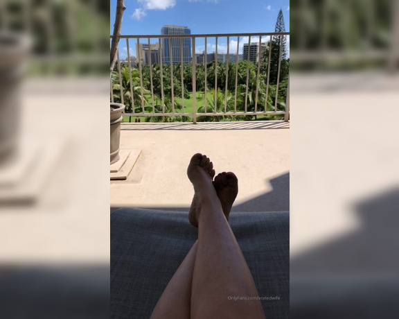 Carol Foxxx aka Xratedwife OnlyFans - Video My pretty toes in the sun