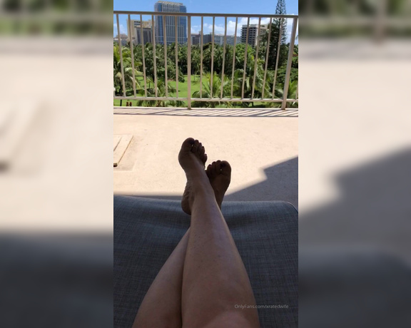 Carol Foxxx aka Xratedwife OnlyFans - Video My pretty toes in the sun