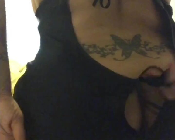 Beautifulsubby aka Subrina_lucia OnlyFans - Oil boob tease  so if you have an IPhone help me why when I use the movie maker does it make