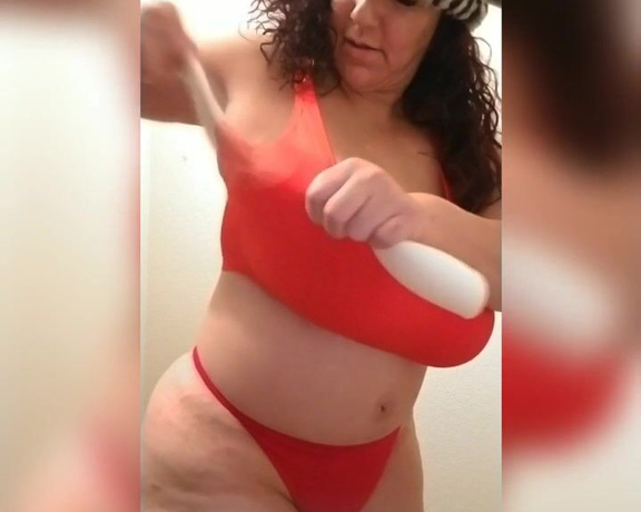 Beautifulsubby aka Subrina_lucia OnlyFans - Bouncing my big boobs right out of my red sports bra