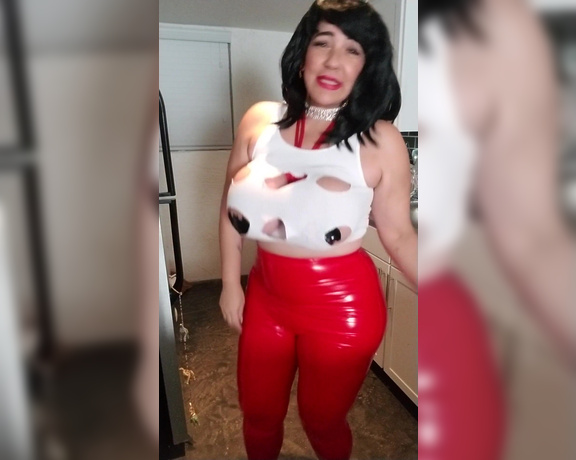 Beautifulsubby aka Subrina_lucia OnlyFans - My Halloween rant dance