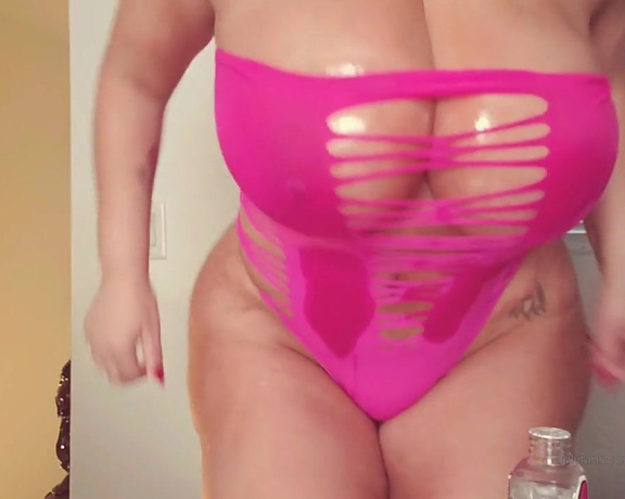 Beautifulsubby aka Subrina_lucia OnlyFans - Oil, ass and tits
