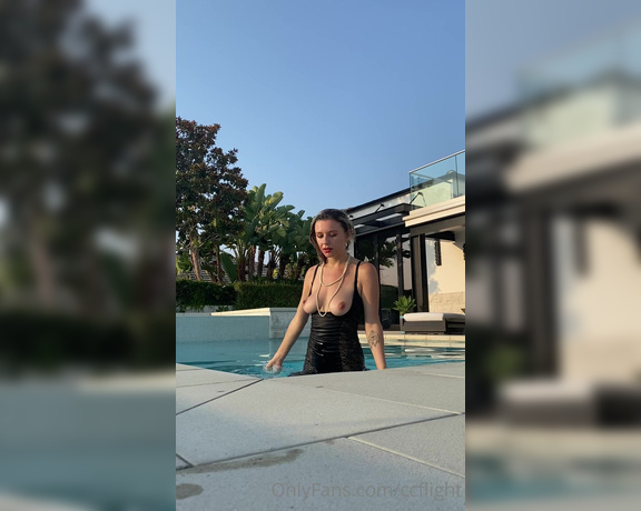 CC Flight aka Ccflight OnlyFans - Would you come swim with me I love a good disheveled Hollywood star” look One that screams I had