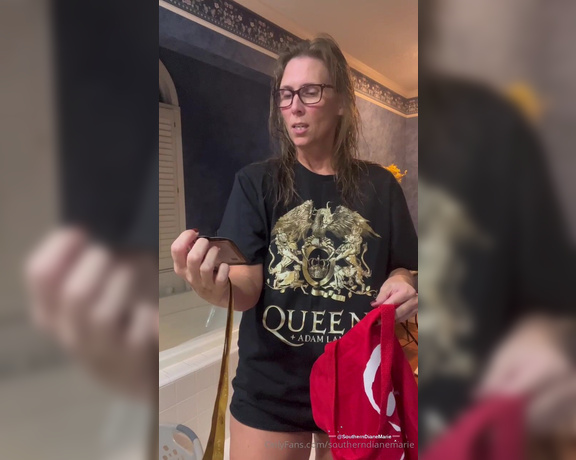 Diane Marie aka Southerndianemarie OnlyFans - My finds from the Queen concert
