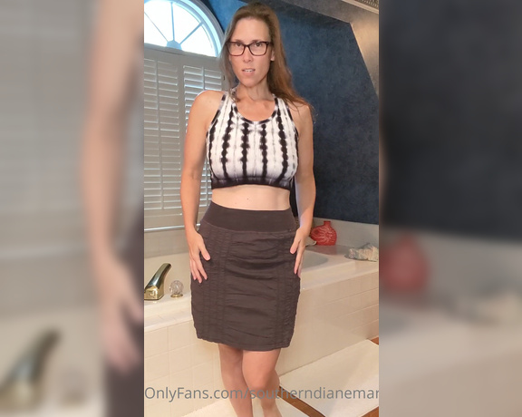Diane Marie aka Southerndianemarie OnlyFans - What do you think of this new outfit I love it!