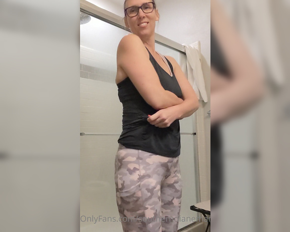 Diane Marie aka Southerndianemarie OnlyFans - Post workout shower about to happen