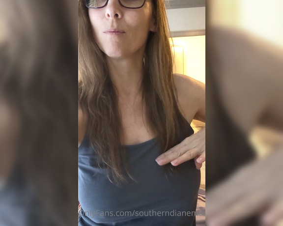 Diane Marie aka Southerndianemarie OnlyFans - What do you think Should I get a trim or go shorter with my hair